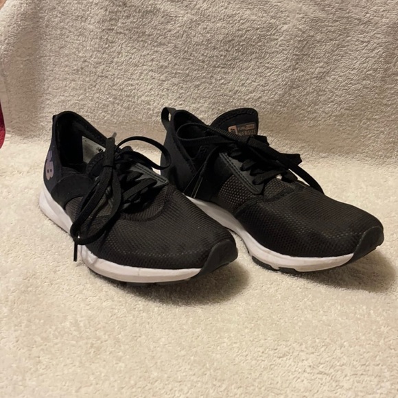 New Balance size 6.5 - Picture 1 of 1